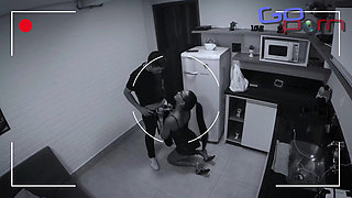 "ifuck" delivery man takes cock and dines his client's pussy