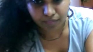 Cutest amateur South Indian girl on livecam exposing cameltoe