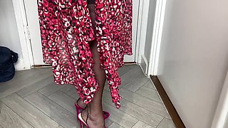 Mature Mrs. soles teasing in sexy high heels and stockings