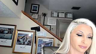 Big boobs webcam slut toys her asshole