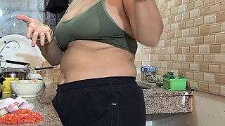 Puja Bhabhi Cooking in Kitchen Full Entertainment