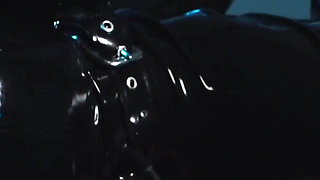 Challenging electro session for the Rubber Slut from Germany