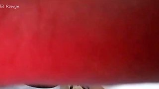 Ellie-Rowyn - Giantess Dirty Feet Cleaning FemDom