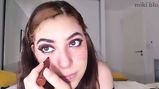Beautiful teen brunette Jessica Sinn masturbates