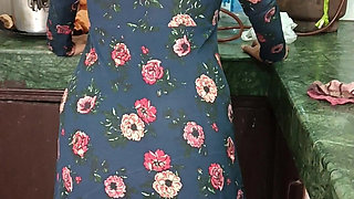 On the Pretext of Muscle Suffering, the Doctor Was Called Home and Kissed