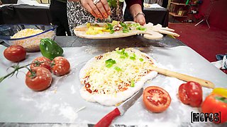 Tempting Culinary Delights with Serena Hill’s Irresistible Curves