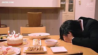 Sweaty Kiss-Filled Office Romance: Asian Secretary's Secret x2xF83EFA10F21FB3B2AB