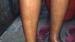 Desi big ass bhabi taking bath completely naked