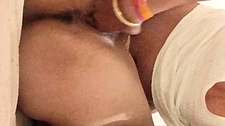 Priya Bhabi Big Pusssy in Side Finger Hot Video