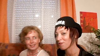 Flashy baby girl at facial cumshot action