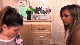 Mistress farts in the kitchen and slave - Cum Tribute Brazil