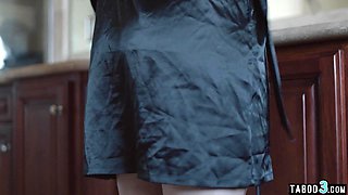 Steamy homeless thot has to screw a big knob