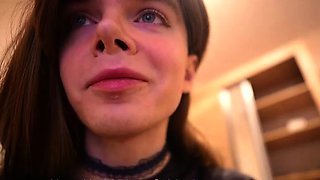 Young amateur teen in solo masturbation getting kinky