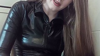 Close up pussy orgasm for toying hottie