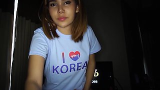 Cute amateur Thai ladyboy teen Elle knows exactly how to satisfy a farang