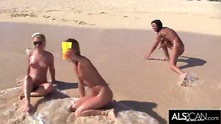 Blonde Teen Lesbians Fuck Hard on Nude Beach - Public Pussy Closeups