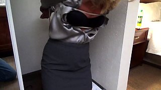 Blonde emo amateur solo masturbation