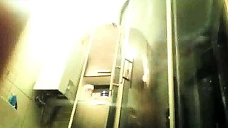 Stepdaughter 25 spied on in shower (gorgeous body)