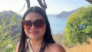 Uber-sexy tourist is unfaithful to her spouse with a stranger for money