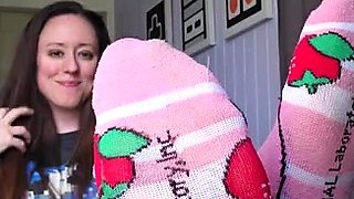Ebony brunette masturbates with dildo in close up