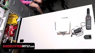 Calvin brings evie to the back office when he suspects she shoplifted hair dye - shoplyfter mylf