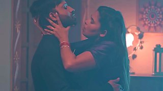 Sexy milf babe playing with dildo on webcam