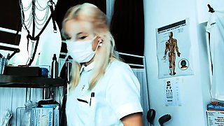 Blonde teen Sierras first erotic masturbation video