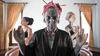 Pornstar trailer with talented Anuskatzz and Lily Lu from Dirty Dreaz