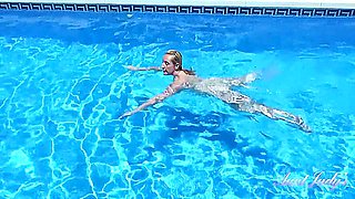 41yo Big Tit Milf Keira Gets Naughty In The Pool