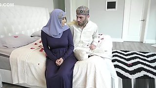 Hot teen in hijab strips off and rides her boyfriends man meat