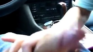 Russian Amateur Luda Sucks in the Car
