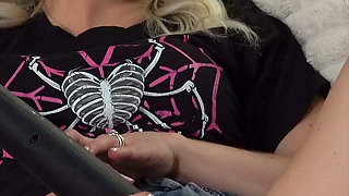 Wrestling Slut Vibrates Her Clit