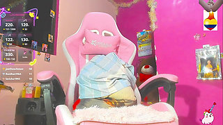 Delicius Purpure Baby Girl Fisting Deep Nd Squirt Alot Dadd