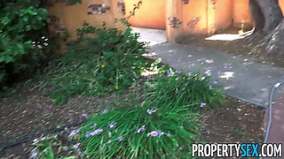 Divorcee guy\u2019s real estate agent gives him the ultimate building tour & facia