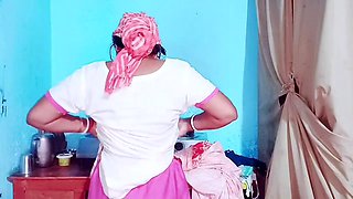 Desi babe Apki Randi gets wild in the car