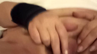 Mature amateur MILF in silent resonance. , warmth and memories on my skin