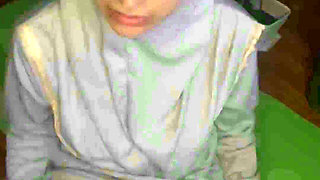 Pissing in Hijub Muslim Whore