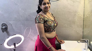 Stepmom Fucking in bathroom while standing with her legs raised on washbasin