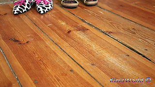 Minimalistic Nylon Moments - Dangling & Shoeplay