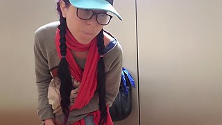 Girl piss, urinate, nerdy faery piss