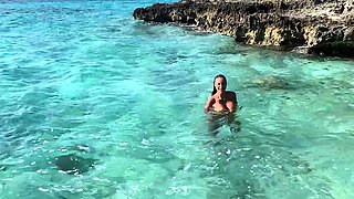 Monika Fox Stopped A Tour Bus To Swim Naked In The Caribbean