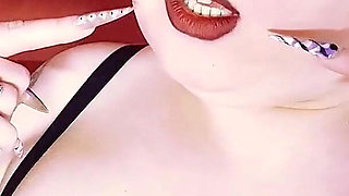Entrancing Lip Worship