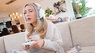 Hot Nerd Cucks Gamer Girlfriend