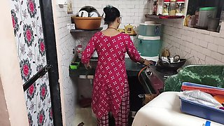 The stepsister wanted to saree a bed with her stepbrother