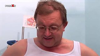 Pee Lovers Threesome with Doctor - Deep Throat Blowjob & Fingering Fetish