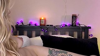 Blonde tight pussy babe solo toy fun in glamour masturbation