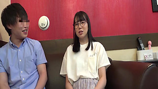 A161G08 Would you like to pick up a plain, introverted glasses-wearing girl and film her with an AV actor? Even the quiet maiden is passionate about sex, and she has insatiable sex!