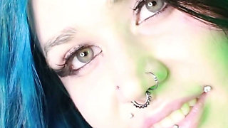 Kiss My Green Pussy
