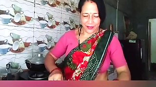 Newly Married Bhabhi Seduce By Bra Seller In The Home