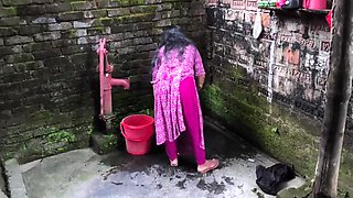 Devar Bhabhi And Hindi Sex In I See My Aunty Was Cleaning The Bathroom So I Hugged Her And Started Fucking Her Ass